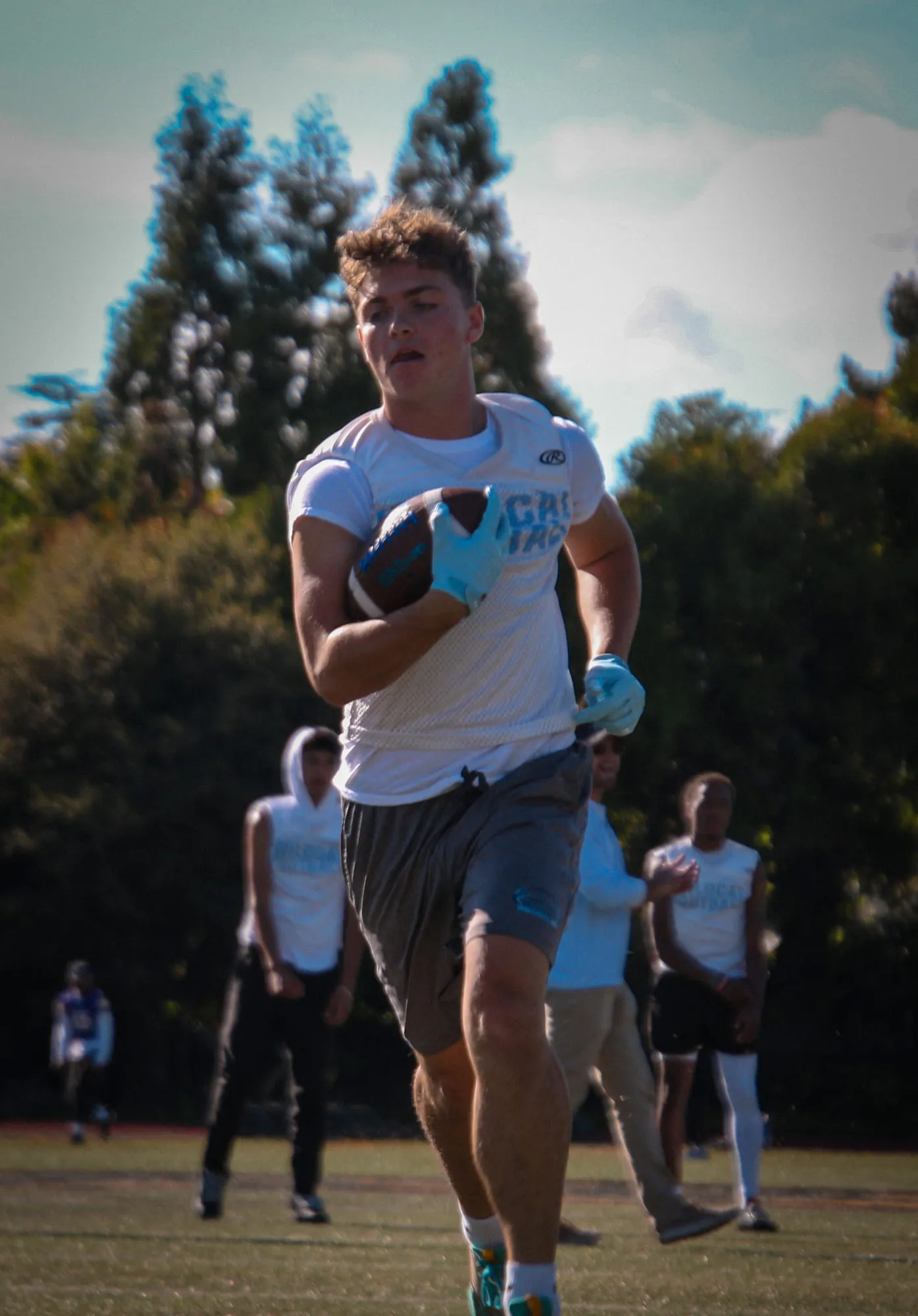 Football — frame 15 of 57