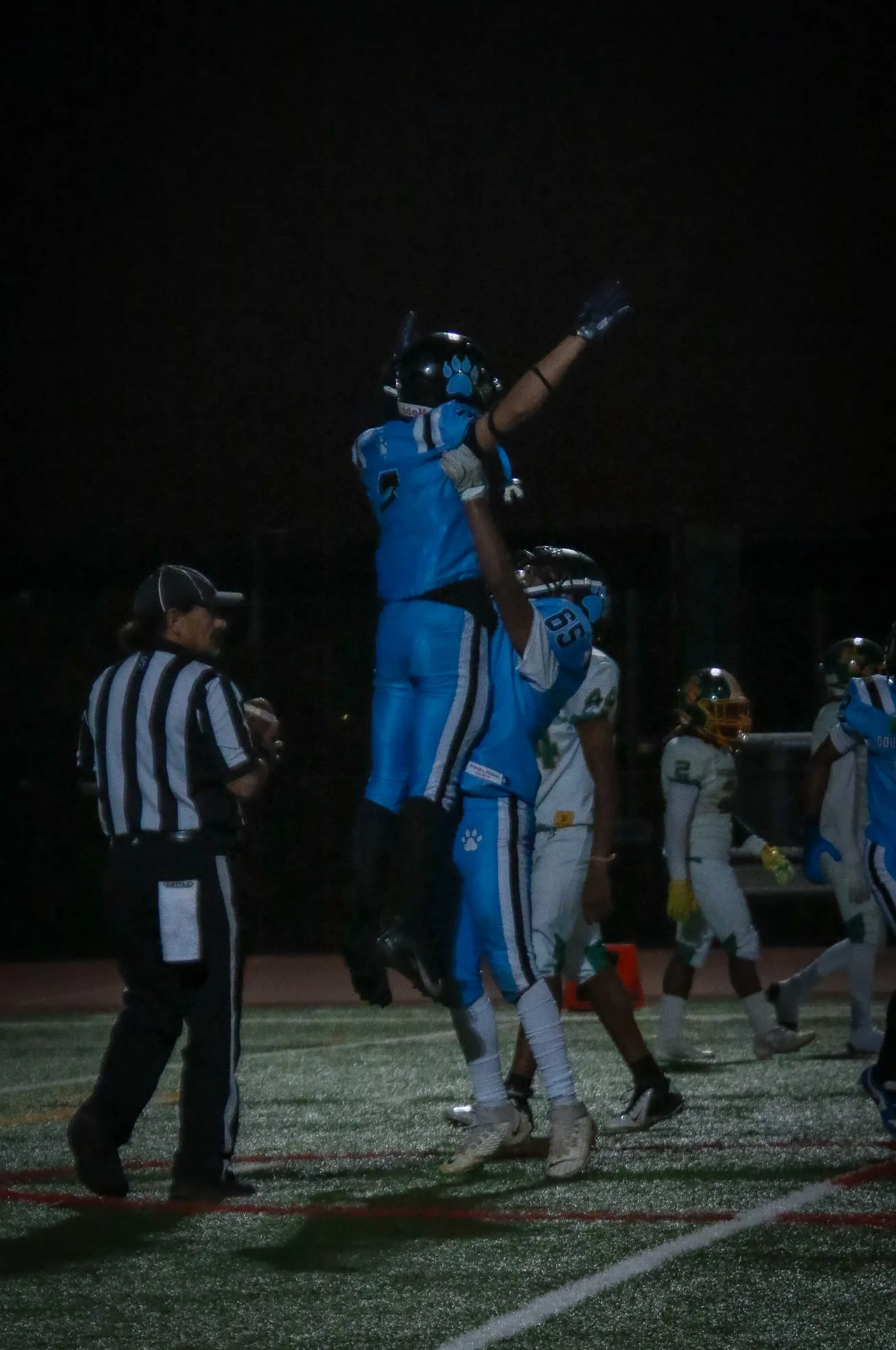 Football — frame 22 of 57