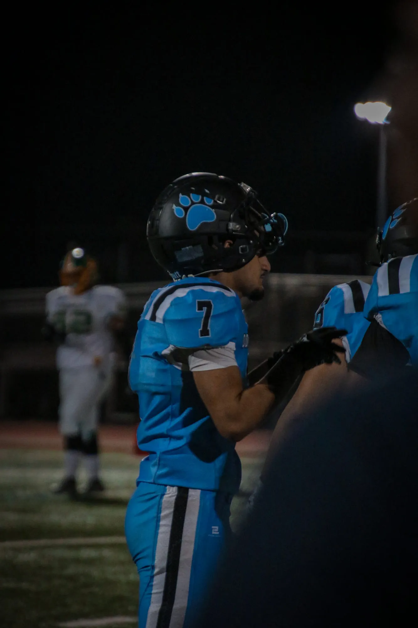 Football — frame 32 of 57