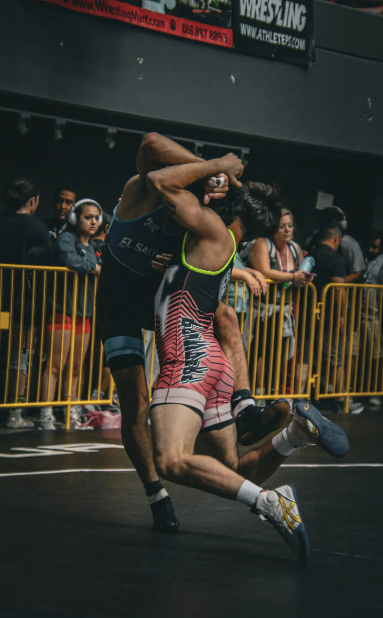 Wrestling — frame 3 of 235
