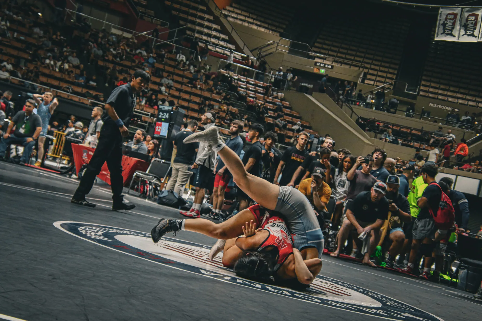 Wrestling — frame 5 of 235