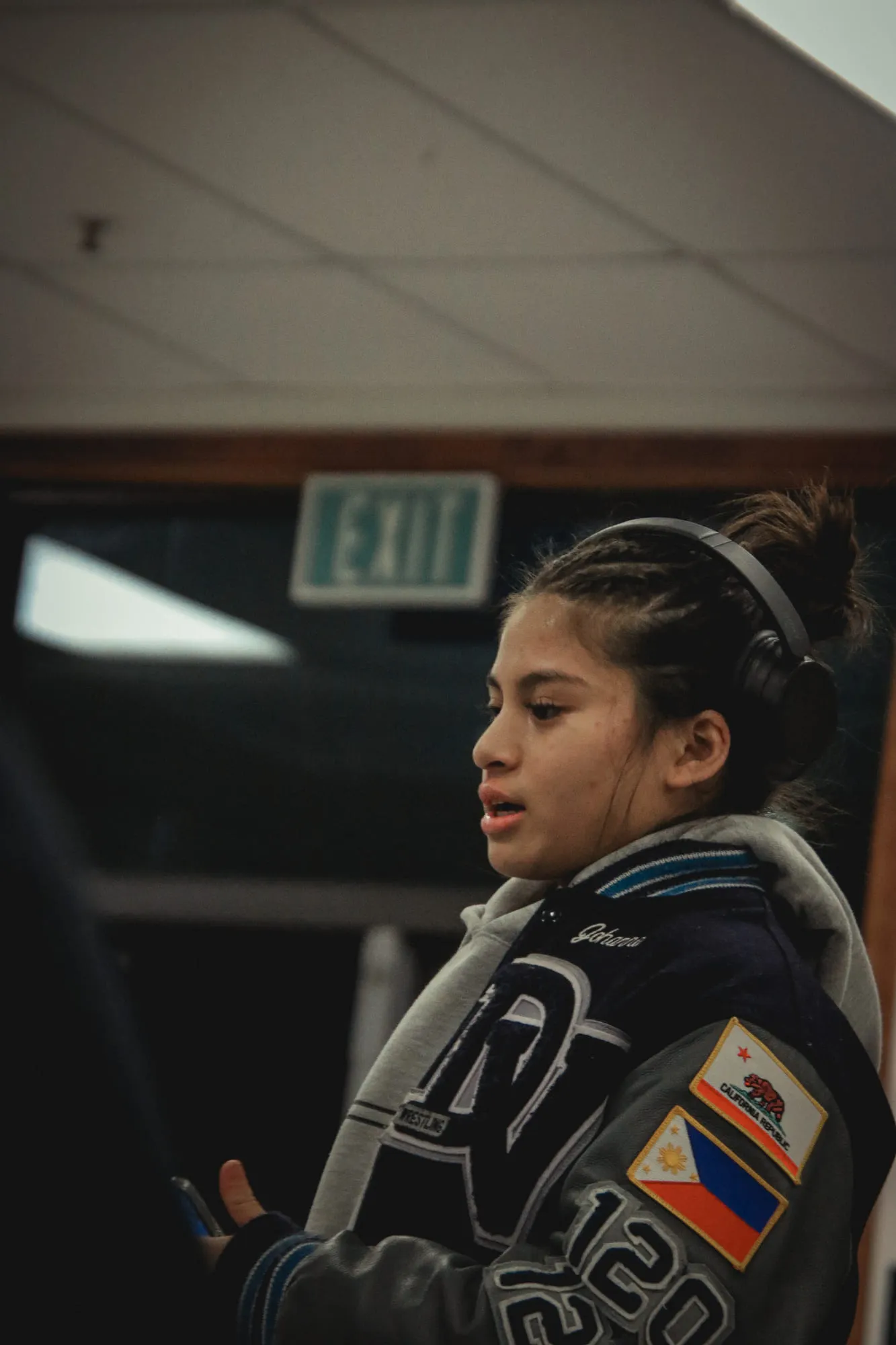 Wrestling — frame 20 of 235